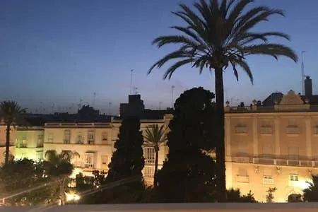 En Plaza Candelaria, Casco Antiguo * 加的斯